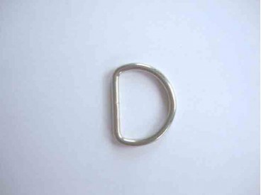 D-Ring zilverkleurig en gesloten.  Buitenmaat: 33x23 mm  Binnenmaat: 28x20 mm
