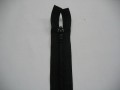 Zwarte deelbare fijne rits. 50 cm. lang 