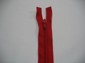 Rode deelbare fijne rits. 65 cm. lang 