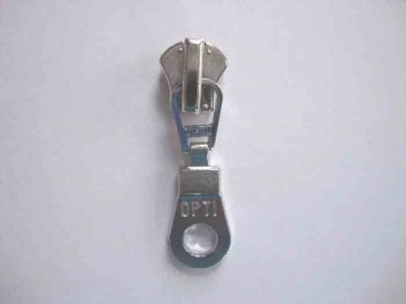 Een losse zipper, zilver nr 5 die past op de zilver metalen ritsen.