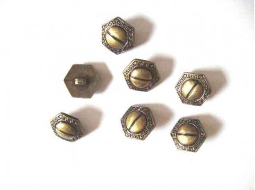 Metal look knoop Oud goud 6 hoekig 18 mm.