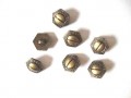 Metal look knoop Oud goud 6 hoekig 18 mm.