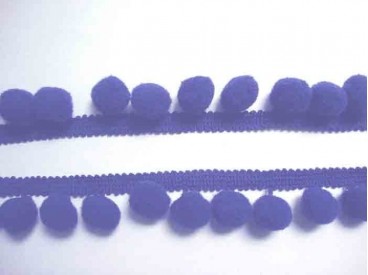 Kobalt blauw pom pom sierband, oekotex. De bolletjes hebben een doorsnee van 10 mm.