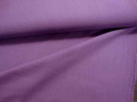 Cotton voile, een dunne, soepele paarse katoen.  100% katoen  1.40 meter breed  70gr./m2