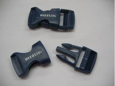 Insteekgesp Bizzkids tassluiting van kunststof  Blauwe kleine insteekgesp.  Voor 20 mm band  23x50mm