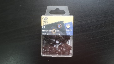 Nesteloogjes Zwart 8 mm. 
